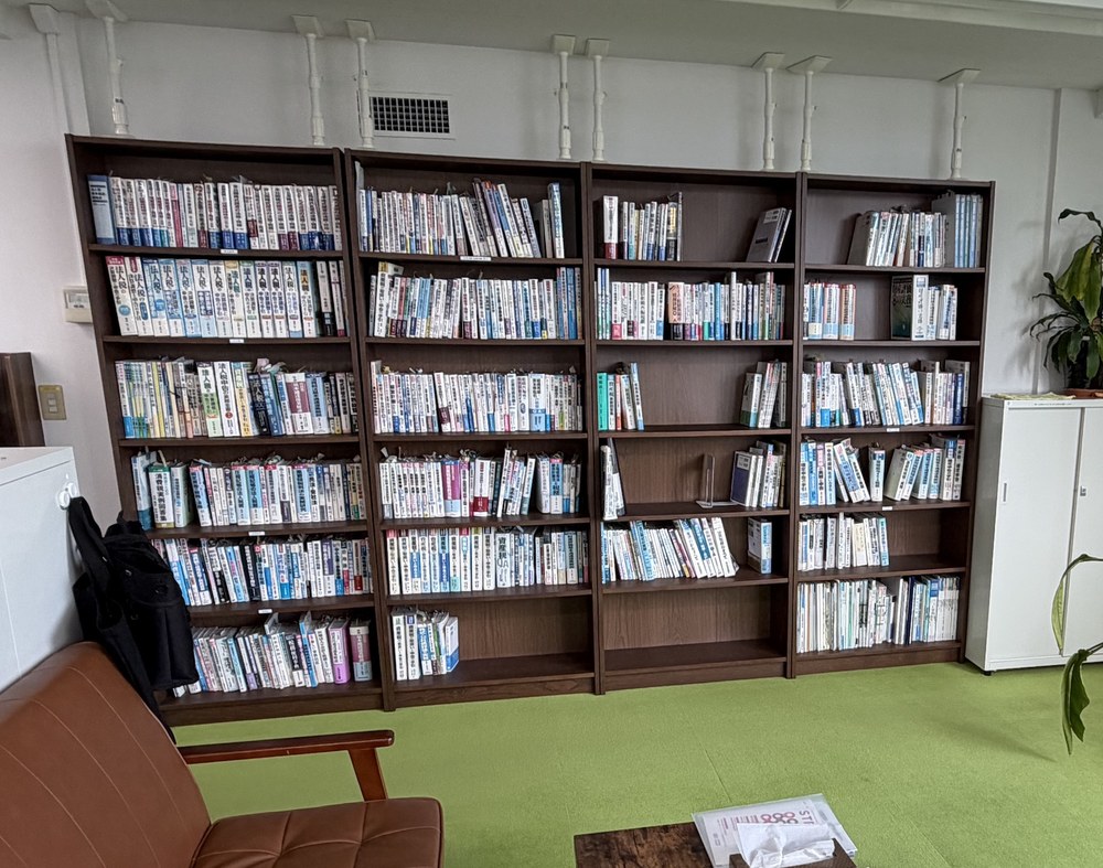 専門書に囲まれた学びの空間
